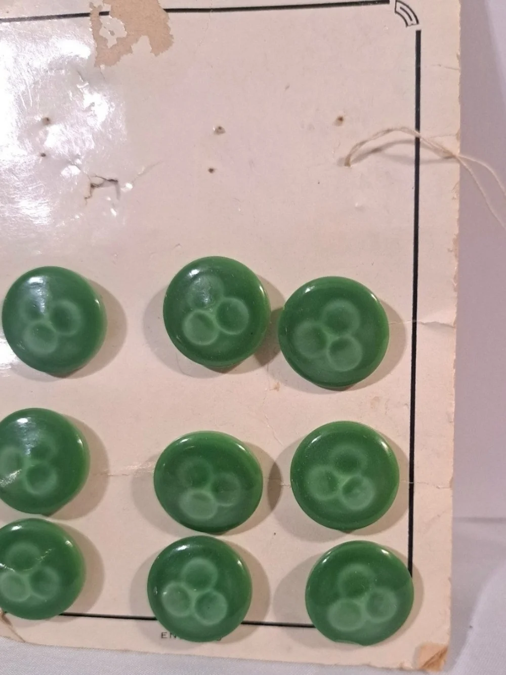 Green Round Vintage-Style Men’s Button Set - Unbranded